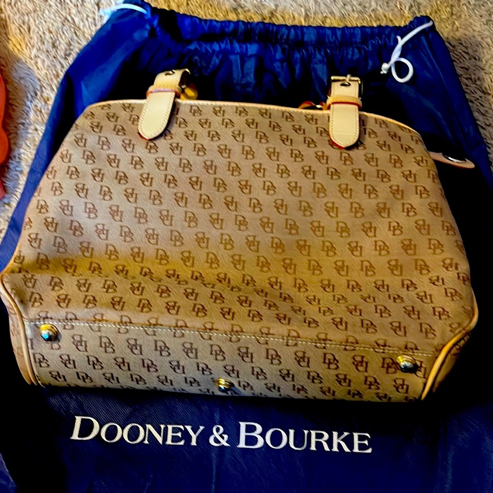 DOONEY & BOURKE H035C BN BUCKLE SATCHEL BAG TAN